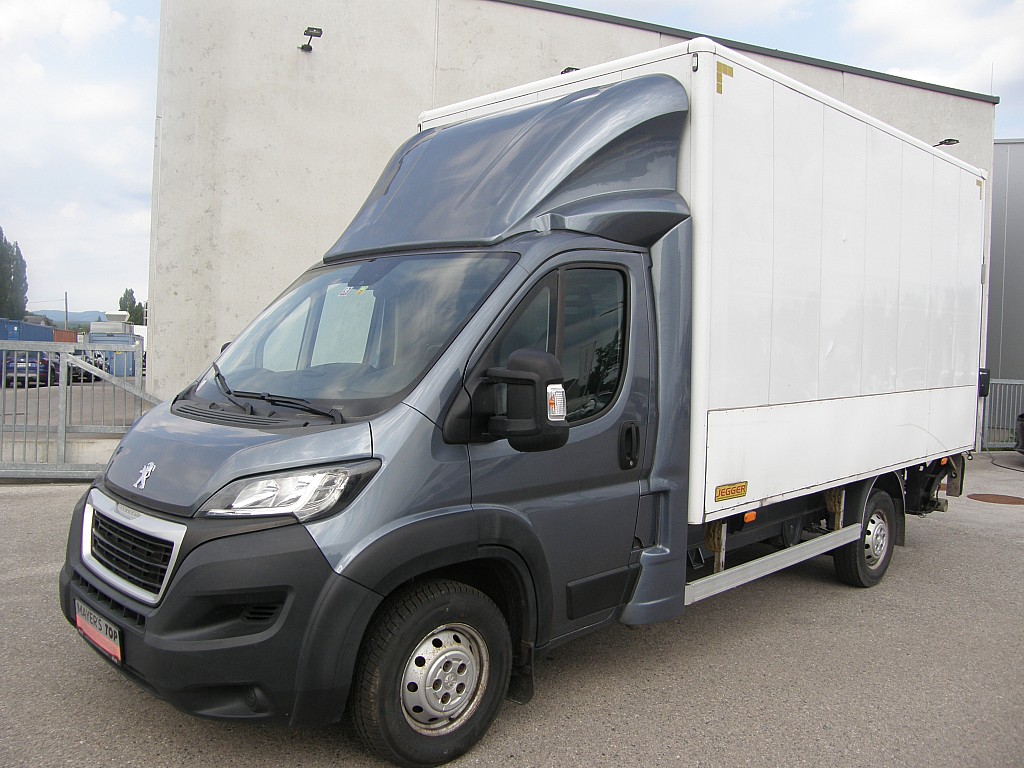 Peugeot Boxer Chassis KO/LBW 35+ L4 HDi 163 Kofferaufbau mit Ladebordwand