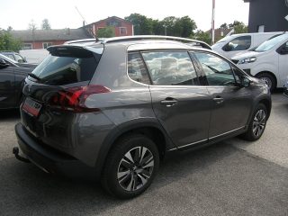 Peugeot 2008 PureTech 130 S&S Allure 6-Gang-Manuell