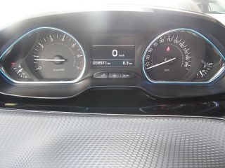 Peugeot 2008 PureTech 130 S&S Allure 6-Gang-Manuell