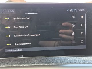 Peugeot 3008 Elektro 210 73kWh GT / Verfügbar ab Ende September