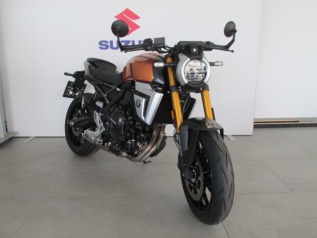 Suzuki GSX - 8T