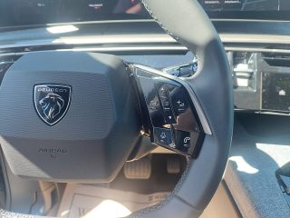 Peugeot 5008 Allure Hybrid 145 e-DCS6 sofort verfügbar